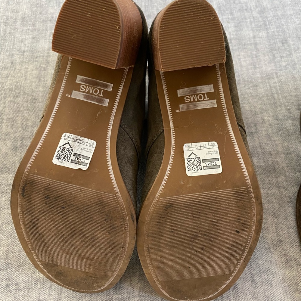 EUC Toms booties size 9.5